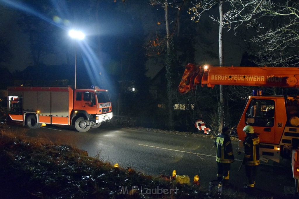 Container LKW umgestuerzt Koeln Brueck Bruecker- Dellbruecker Mauspfad P574.JPG - Miklos Laubert